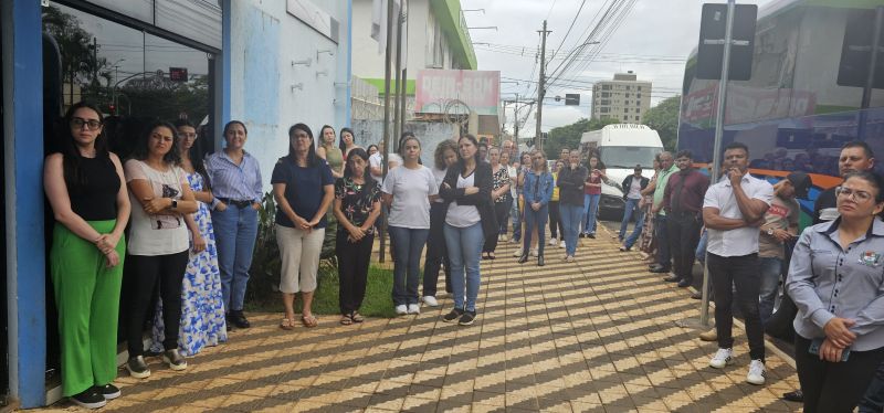 Prefeitura entrega para Associação dos Estudantes - AEUP, 3 Ônibus e 1 Van.